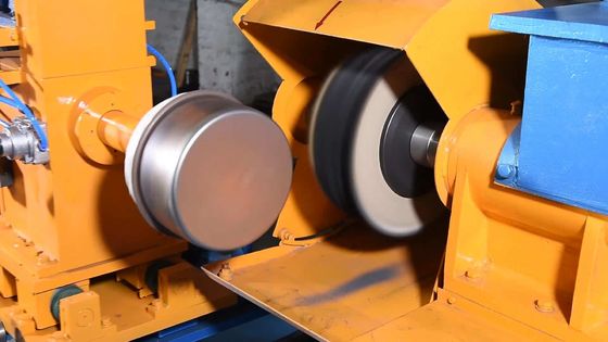 Automatyczny CNC Metalowe naczynia kuchenne Szlifowanie maszyny polerowania dla aluminium Pans ze stali nierdzewnej Polerowanie maszyny