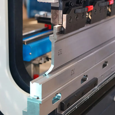 Automatyczna maszyna do gięcia hydraulicznego z stali nierdzewnej CNC