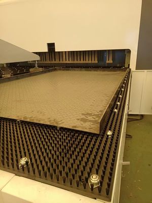 1.8m Ciśnieniowy Ramię Typ Centrum Gębania Maszyna automatyczna Gębanie metalu