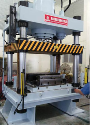 Specjalistyczna prasa hydrauliczna do prasowania i formowania profilów aluminiowych