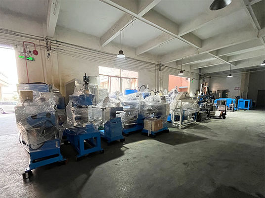 Komercyjna ręczna produkcja zlewów ułatwiona za pomocą zautomatyzowanej linii produkcyjnej