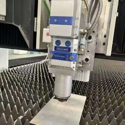 Maszyna do cięcia laserowego blach metalowych CNC o wysokiej mocy o mocy 3 kW do przemysłu mechanicznego, lotniczego i elektronicznego