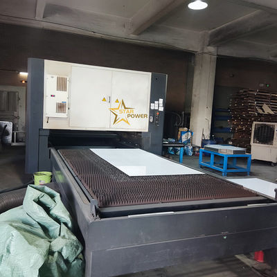 Wysokiej mocy automatyczny ręczny zbiornik wody specjalizujący się w produkcji CNC laserowej maszyny do cięcia metalu