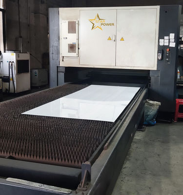 Automatyczny zlew ręczny ze stali nierdzewnej, specjalizujący się w produkcji maszyny do cięcia laserowego metalu CNC