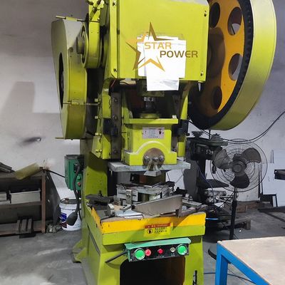 Duża praska głębokiego gardła do produkcji zlewów kuchennych