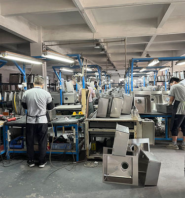 Cała automatyczna linia produkcyjna zlewu ręcznego jest zintegrowana