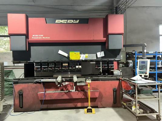 Woda z miski - Precyzyjna maszyna do gięcia linii