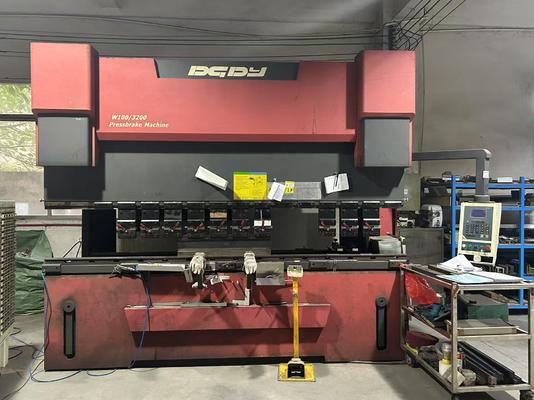 Woda z miski - Precyzyjna maszyna do gięcia linii