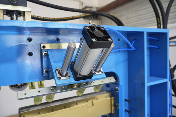 2.3KW 30MPa 0,5-1,0MPa PLC sterowany zlew kuchenny do precyzyjnego tłoczenia stawów i kątów