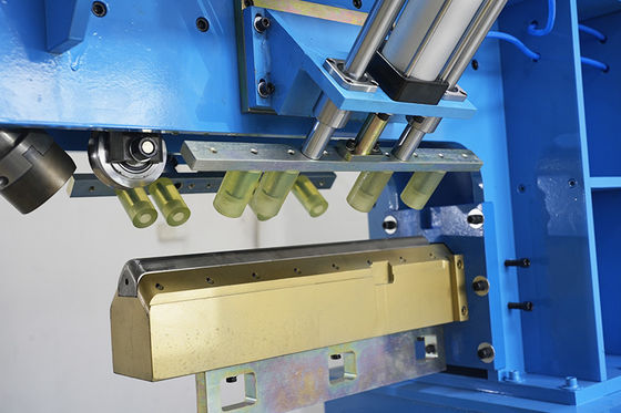 2.3KW 30MPa 0,5-1,0MPa PLC sterowany zlew kuchenny do precyzyjnego tłoczenia stawów i kątów