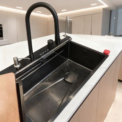 800mm zlewozmywak kuchenny ze stali nierdzewnej z dwoma komorami, ze szczotkowanym wykończeniem, podkładkami wygłuszającymi i odpływem tylnym