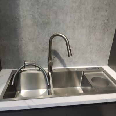 Dobra cena Ręcznie wykonany zlew kuchenny ze stali nierdzewnej z otworem do miski jednorazowej/podwójnej i do dyspensera mydła klasy żywnościowej 304/316 w Internecie